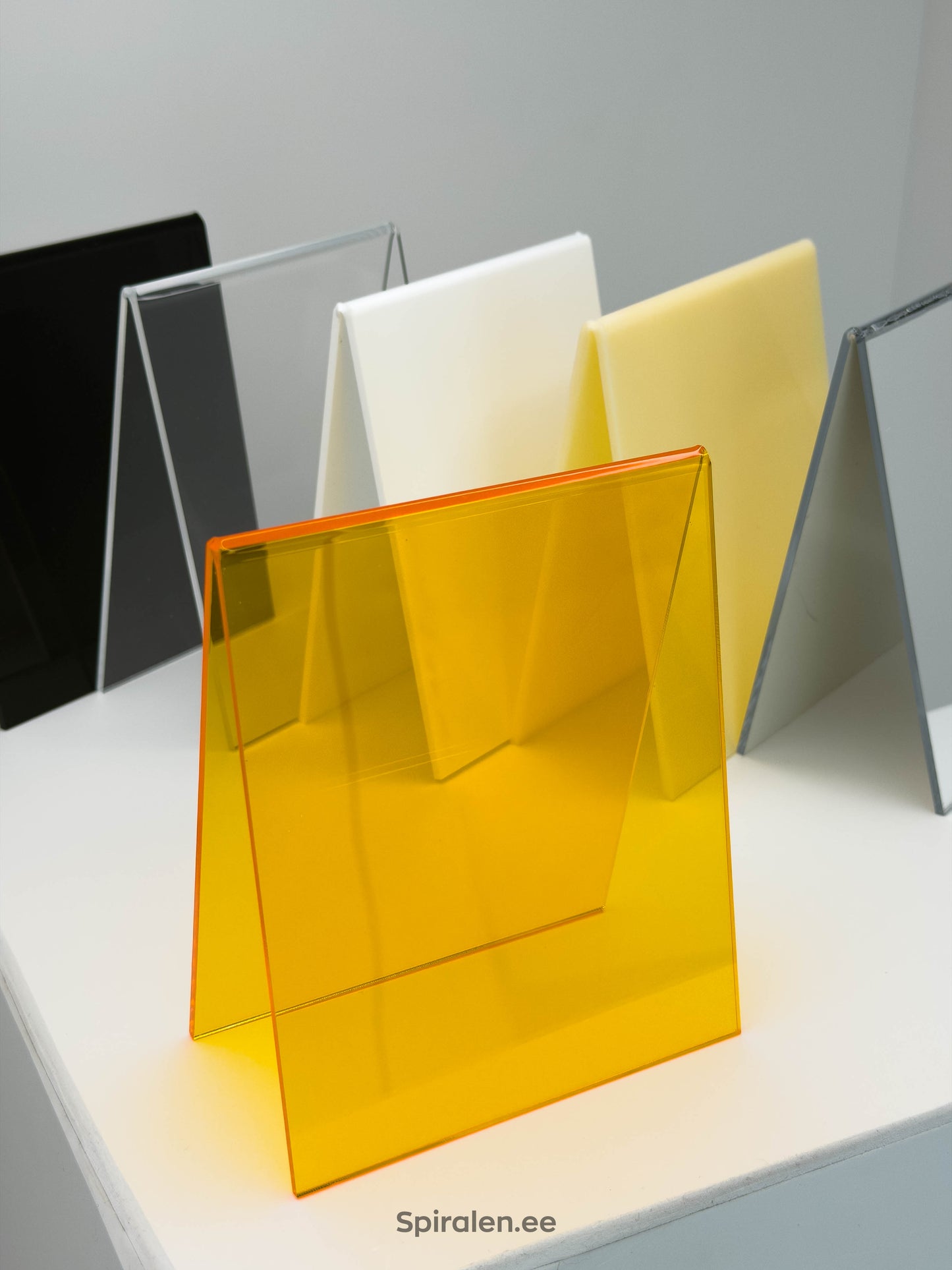 Akrüülist A-kujuline lauasilt