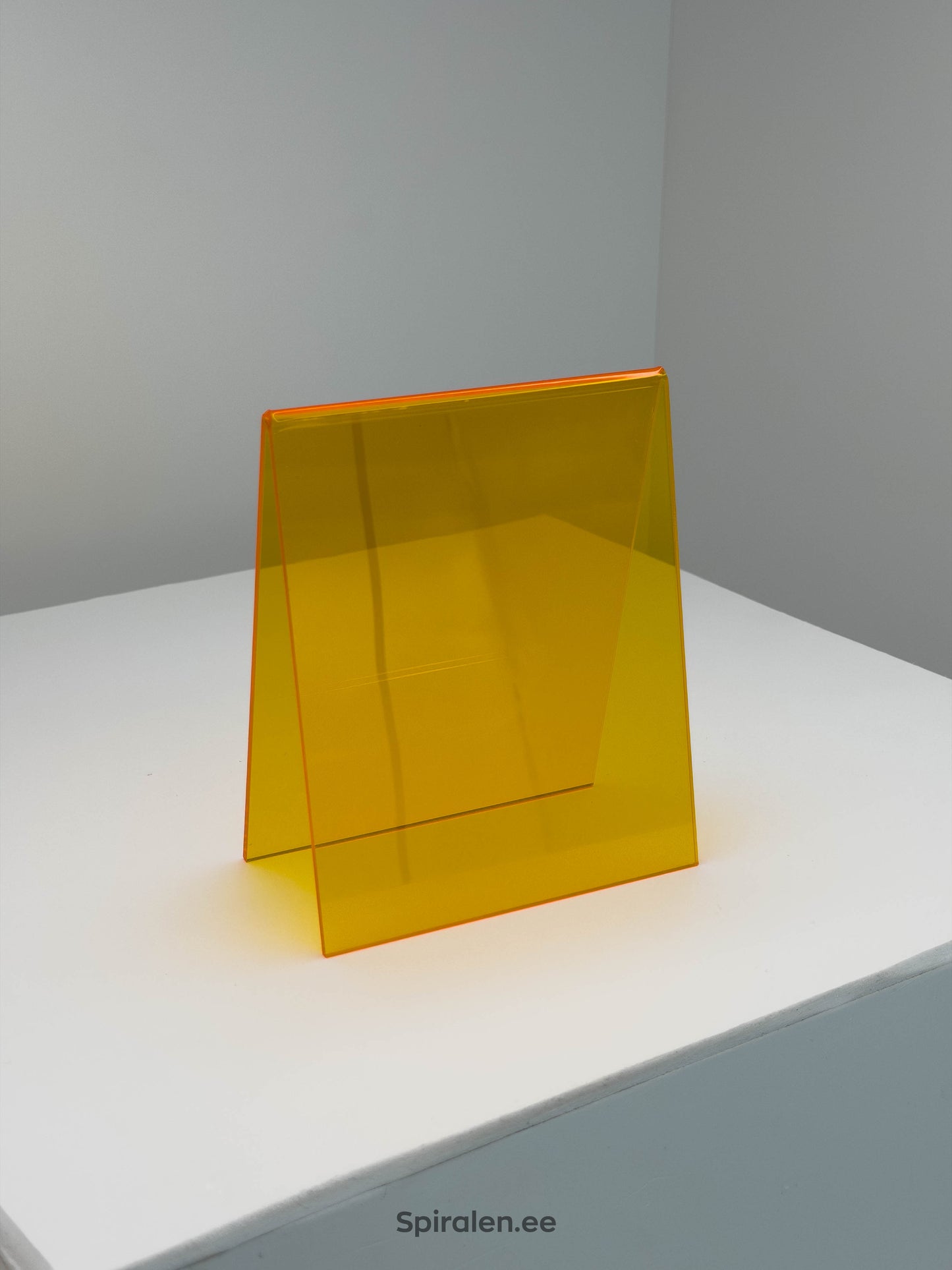 Akrüülist A-kujuline lauasilt