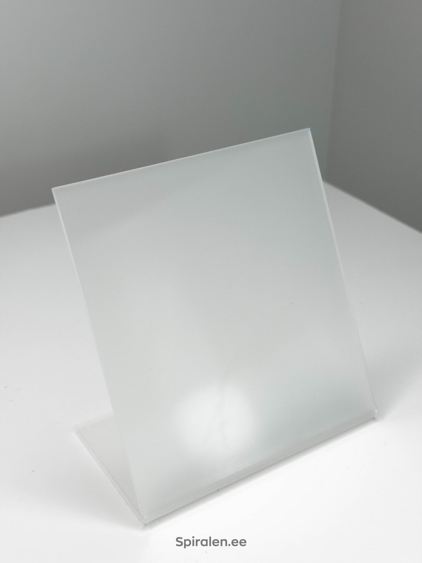 Akrüülist lauamenüü alus